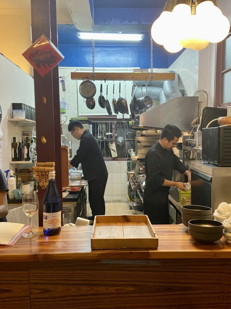 台南美食「Bistro Alley 饕弄杯」預約制台南餐酒館，隱身巷弄中的無菜單料理餐廳 6