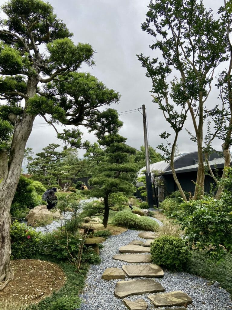 Merci 裏山-陽明山上的溫室咖啡廳!在山裡享受日式庭園的寧靜。結合溫室、植栽，感受山間氣息 9