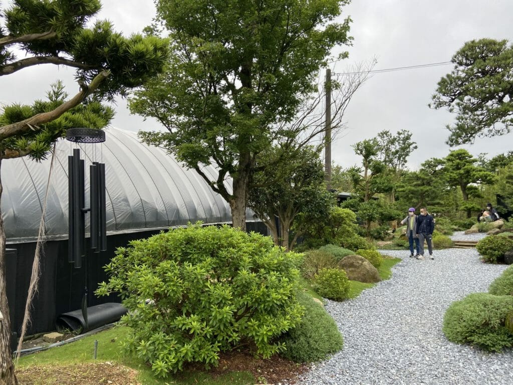 Merci 裏山-陽明山上的溫室咖啡廳!在山裡享受日式庭園的寧靜。結合溫室、植栽，感受山間氣息 8