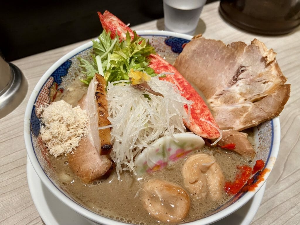 【烹星】勝王拉麵中央廚房!必點巨大蟹肉棒、鮑魚，台北必吃乾物系清湯拉麵 12