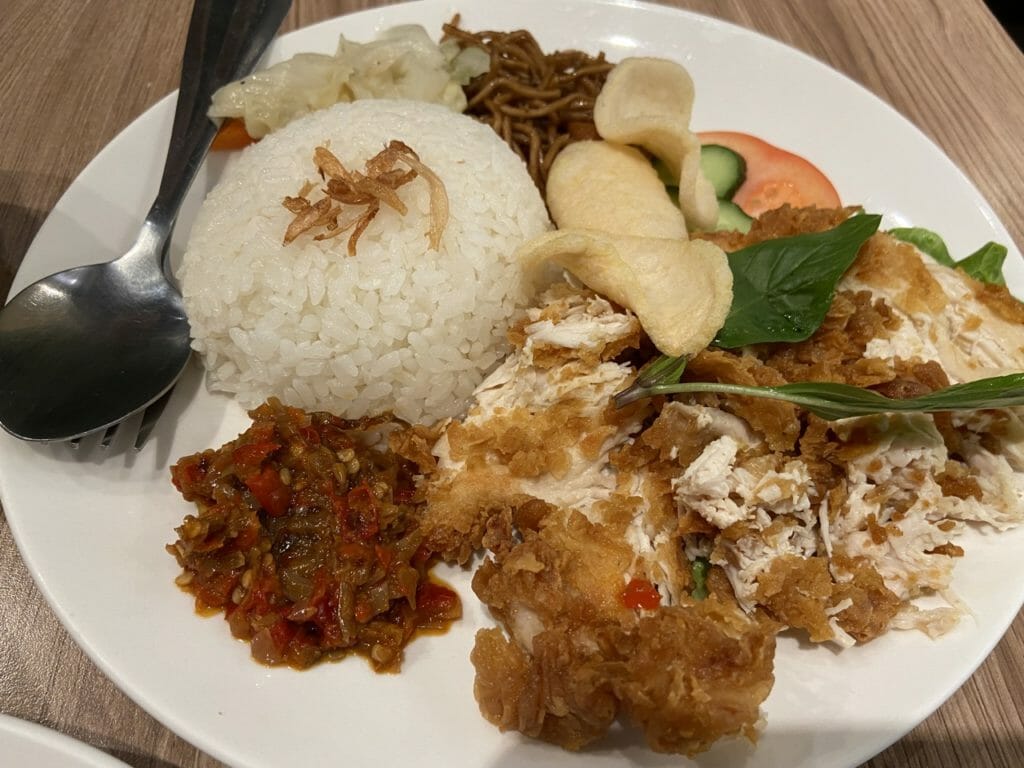 《Chandu 讚都》必吃台北道地印尼料理!經典印尼蝦醬炒飯、花生醬沙爹串只要百元就能吃到的傳統印尼美食! 16 《Chandu 讚都》必吃台北道地印尼料理!經典印尼蝦醬炒飯、花生醬沙爹串只要百元就能吃到的傳統印尼美食! 16