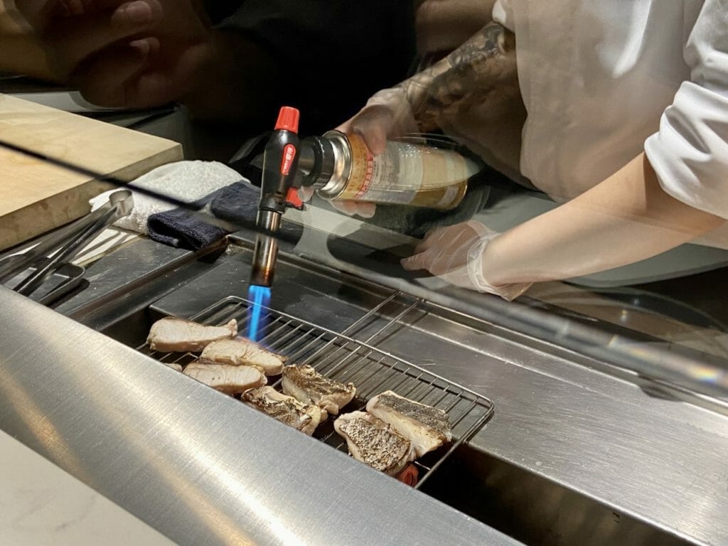 《鐵F.f teppanyaki》師大店-無菜單鐵板燒只要990元！和牛、鮑魚、大蝦通通吃得到？難怪訂位訂不到！ 17